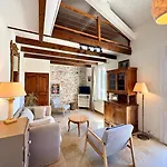 Mazet Suzie, 2 Chambres, Piscine & Parking