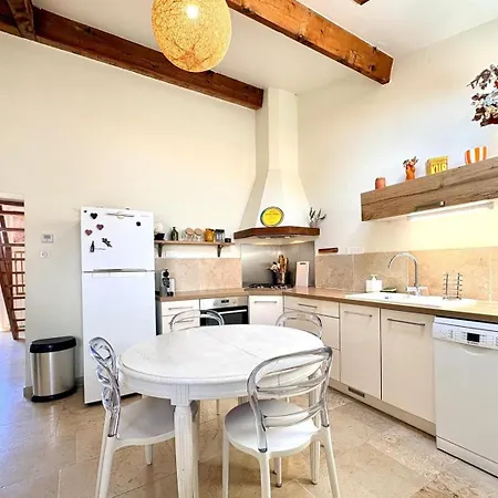 Mazet Suzie, 2 Chambres, Piscine & Parking 3* Nimes