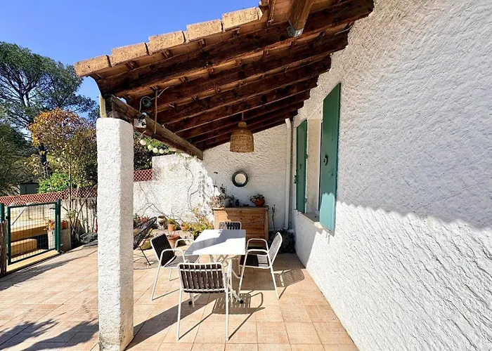 Guest house Mazet Suzie, 2 Chambres, Piscine & Parking Nimes