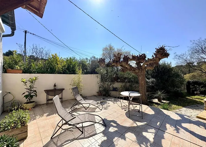 Mazet Suzie, 2 Chambres, Piscine & Parking Nimes