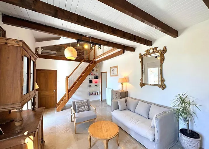 Mazet Suzie, 2 Chambres, Piscine & Parking Nimes