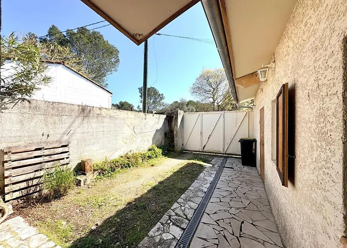 Guest house Mazet Suzie, 2 Chambres, Piscine & Parking Nimes