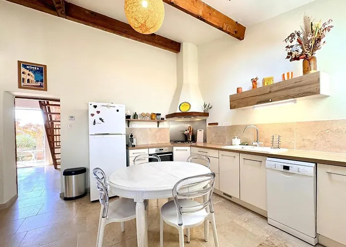 Mazet Suzie, 2 Chambres, Piscine & Parking 3* Nimes